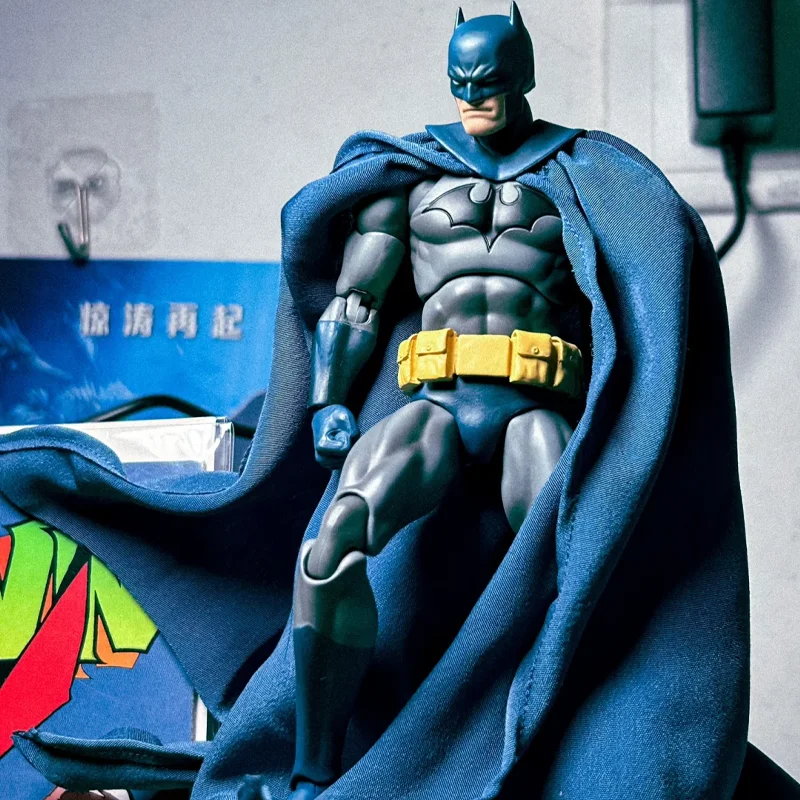 CT Toys Mafex105 Multiverse Batman: Hush (variante azul/cinza) Versão em quadrinhos Modelo KO Figuras de ação Boneca decorativa menino brinquedo presente