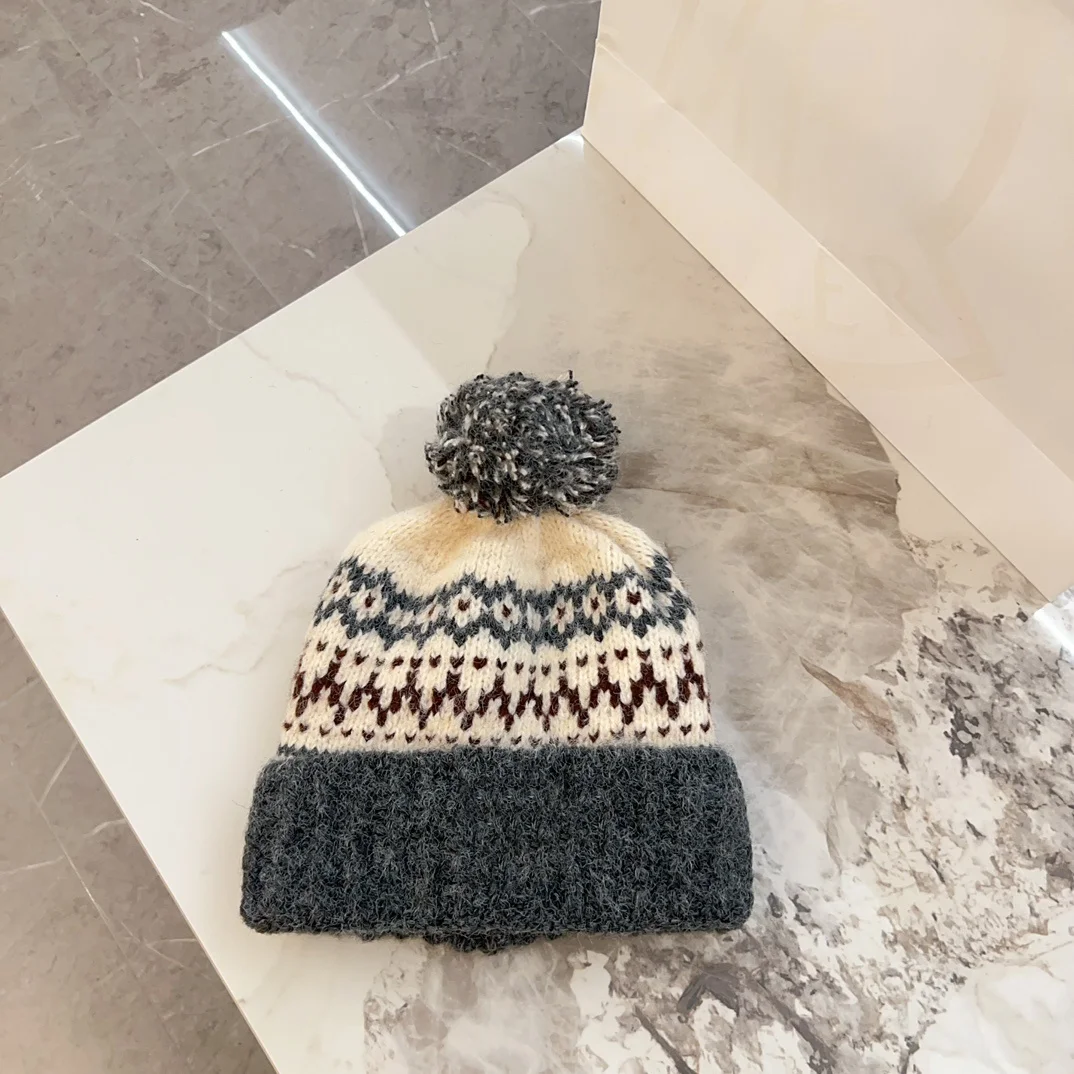 

M Series Master Craftsmanship Plush Knitting Balls Wool Hats Warmth Birthday Gifts Autumn and Winter Christmas Cotton Clothes
