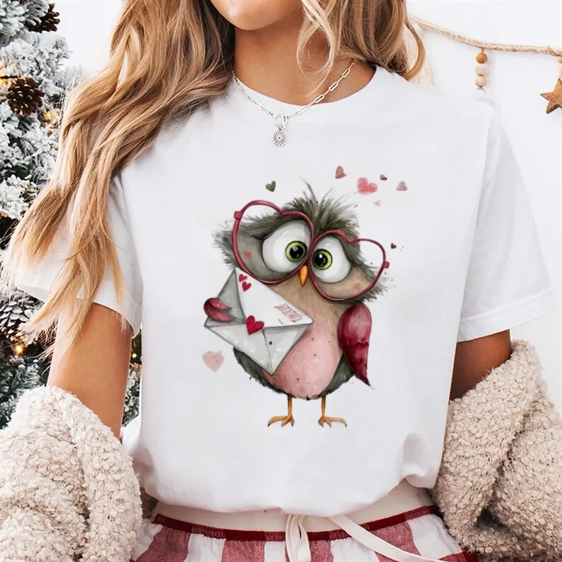 Camiseta de manga corta con estampado de moda de acuarela para el Día de San Valentín, camiseta con patrón de sobre y gafas de amor de búho para mujer, camiseta dulce de verano