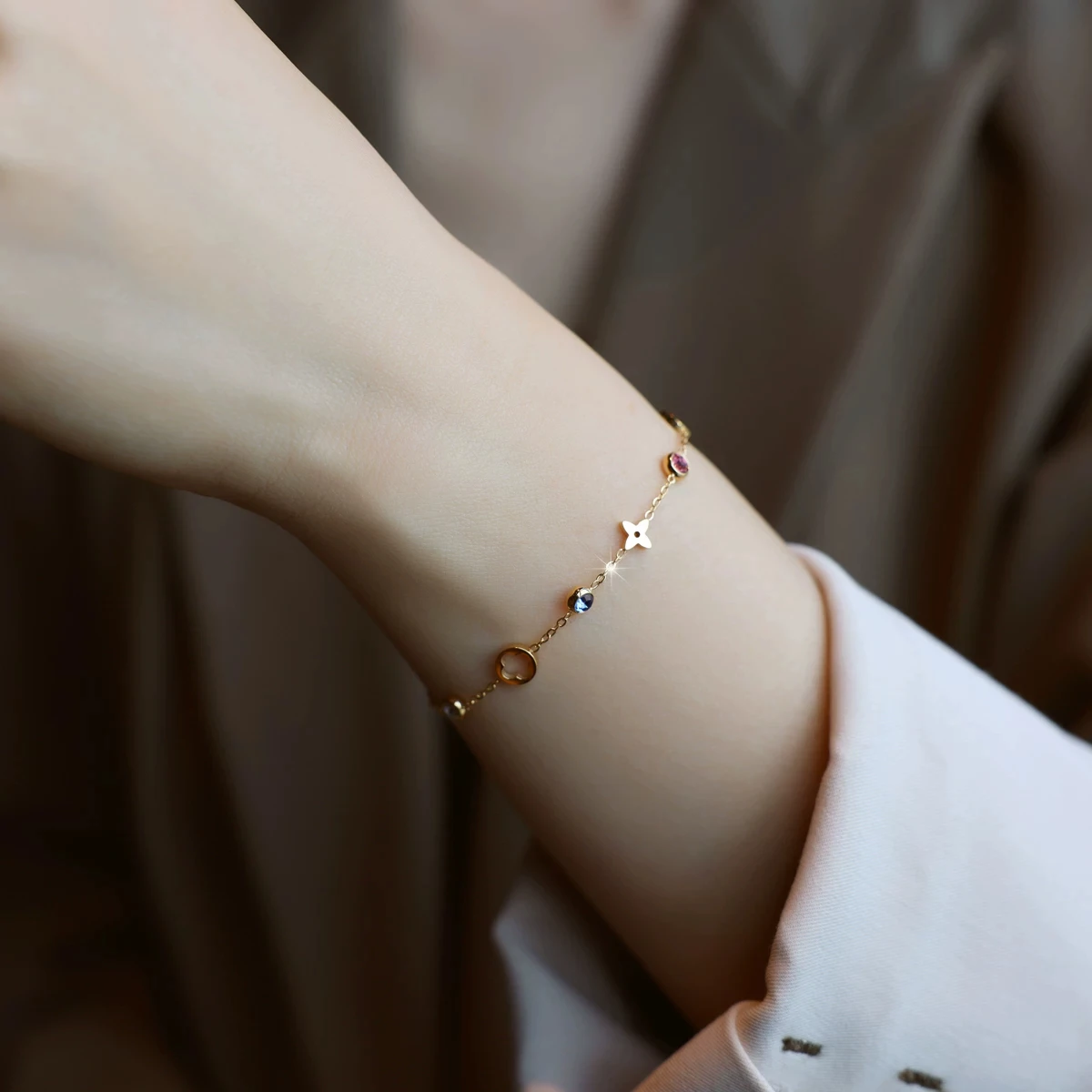 raytimone-2026-nuevo-brazalete-trebol-de-cuatro-hojas-joyeria-de-mano-de-lujo-Unica-accesorios-de-moda