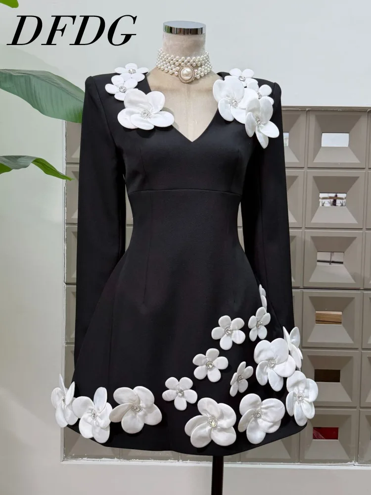 

DFDG 2025 Spring Fall Women’s Designer Handmade Beaded Dress Elegant V-Neck Long Sleeve Gown With Tie Waist Boutique Style Dress