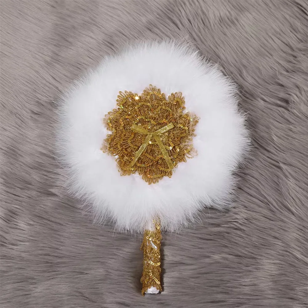 مروحة ريش زفاف، مروحة زفاف مزينة بفيونكة ذهبية، مناسبة لمحبي الرقص والخطوبة والولائم