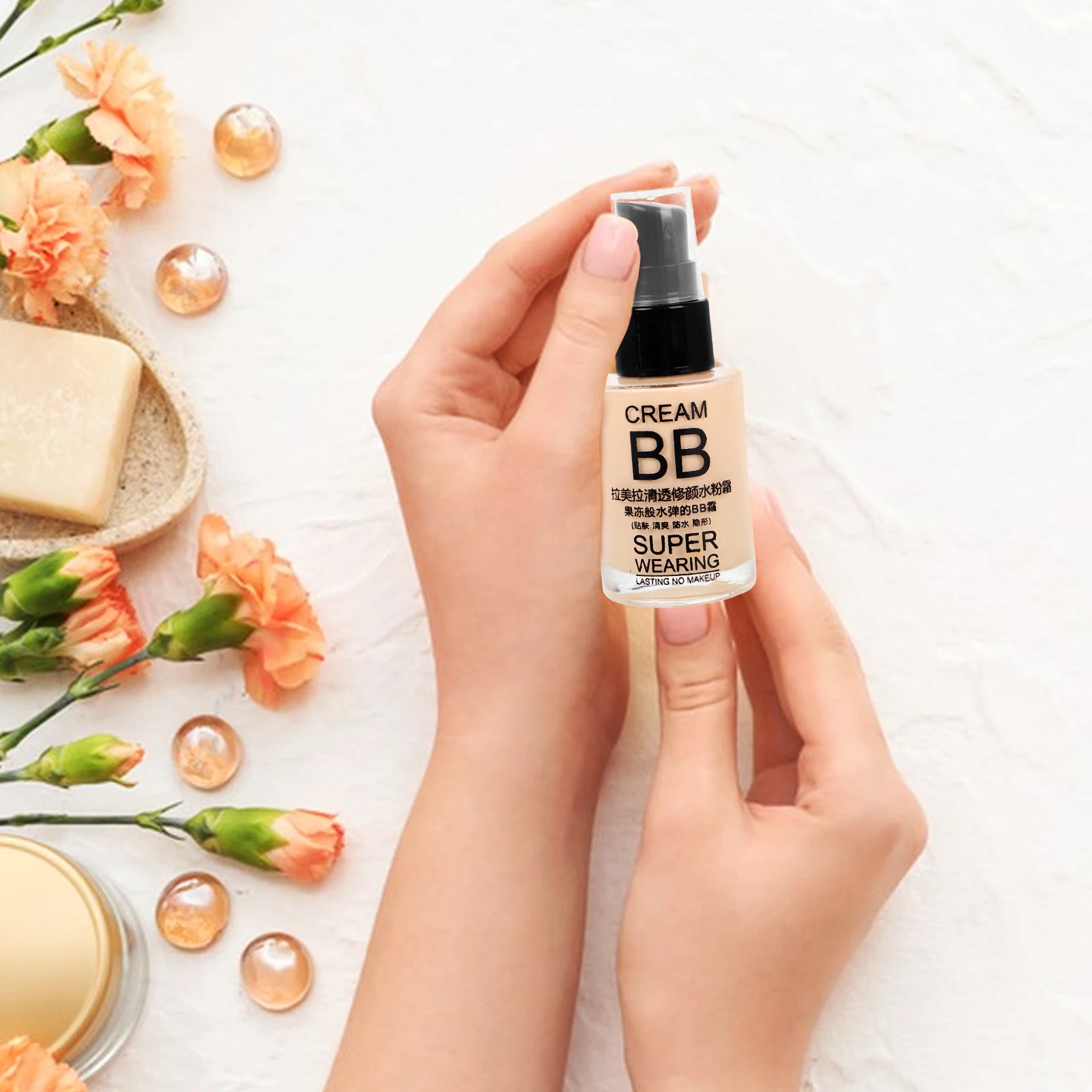 Cremefarbene, getönte Feuchtigkeitscreme, Beige, LSF-Schutz, vollflächige Grundierung für das tägliche Gesichts-Make-up von Frauen