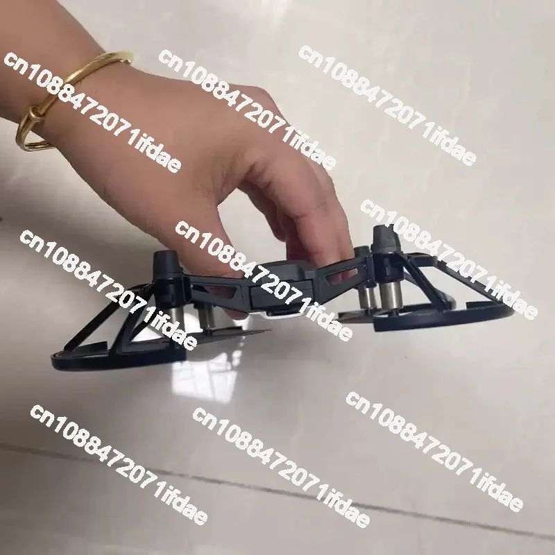 The second-hand Tello puzzle programming drone with one machine and one power, can be controlled with a mobile phone