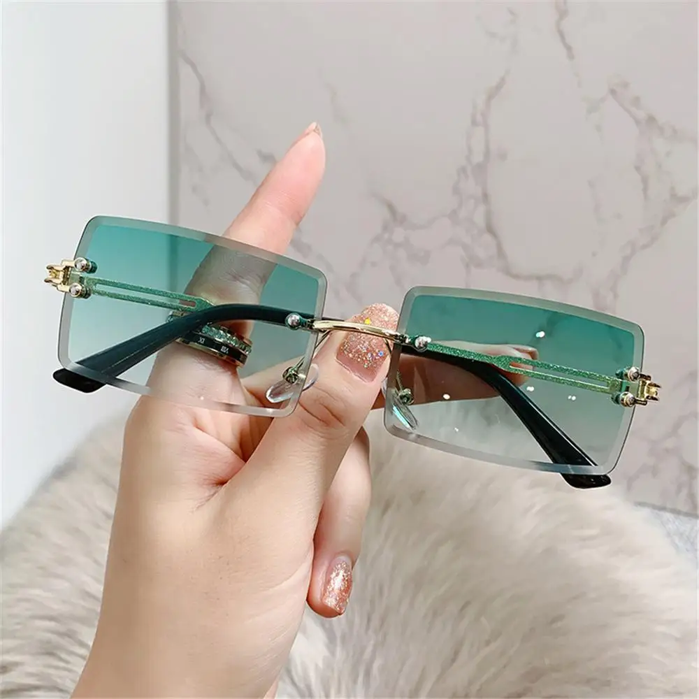 Frameless Sunglasses for Women Ultralight Rimless Rectangle Sunglasses Vintage Sunglasses UV400 Retro Metal Frame Shades Eyewear