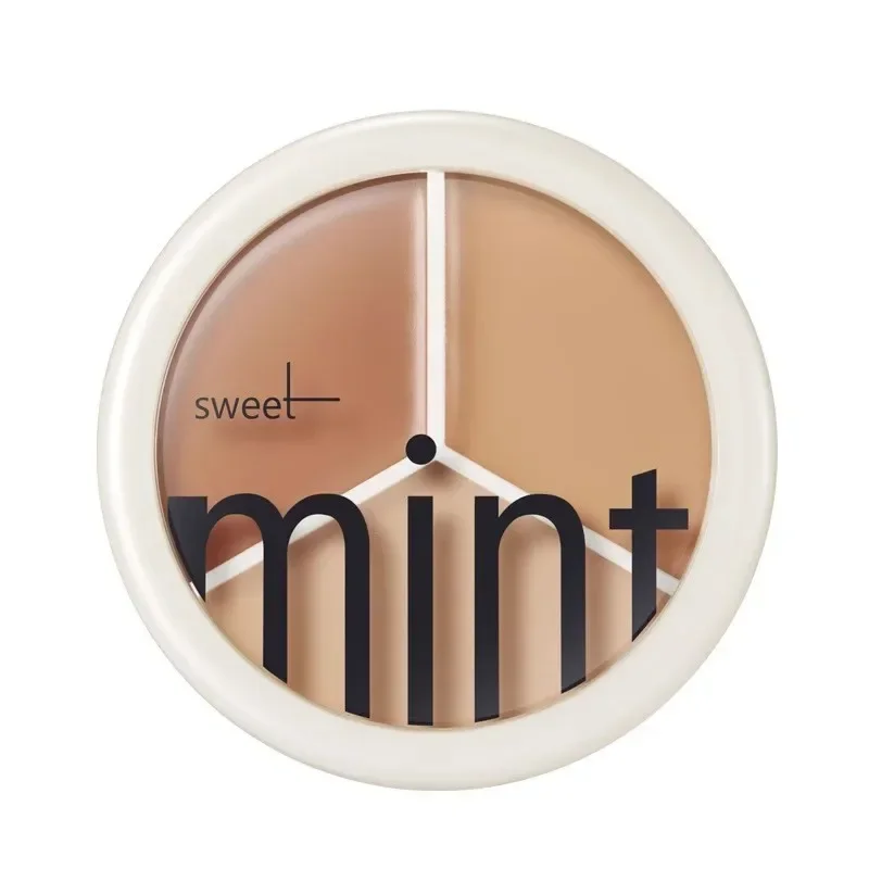 sweet mint three-color concealer covers spots, acne marks, dark circles, and grooming foundation does not take off makeup.