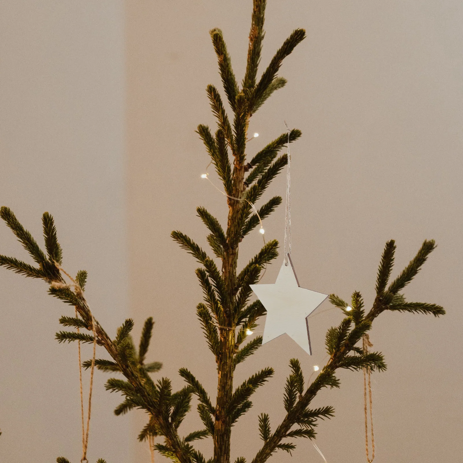 

100Pcs Christmas Pentagram Star Pendant Wooden Hanging Ornament DIY Xmas Tree Door Window Decoration Hanging Supplies