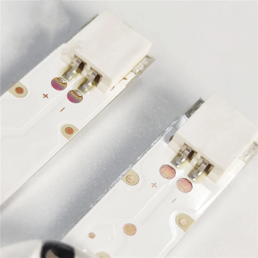 Tiras LED TX-49GS352B TX-49FX550E TX-49FX555B - close-up view
