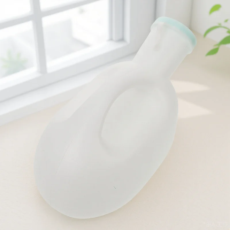 

Large Capacity Urinal Bottle Portable Plastic Urinal For Men Durable Bedpan Jar For Elderly Patient Travel Camping Use