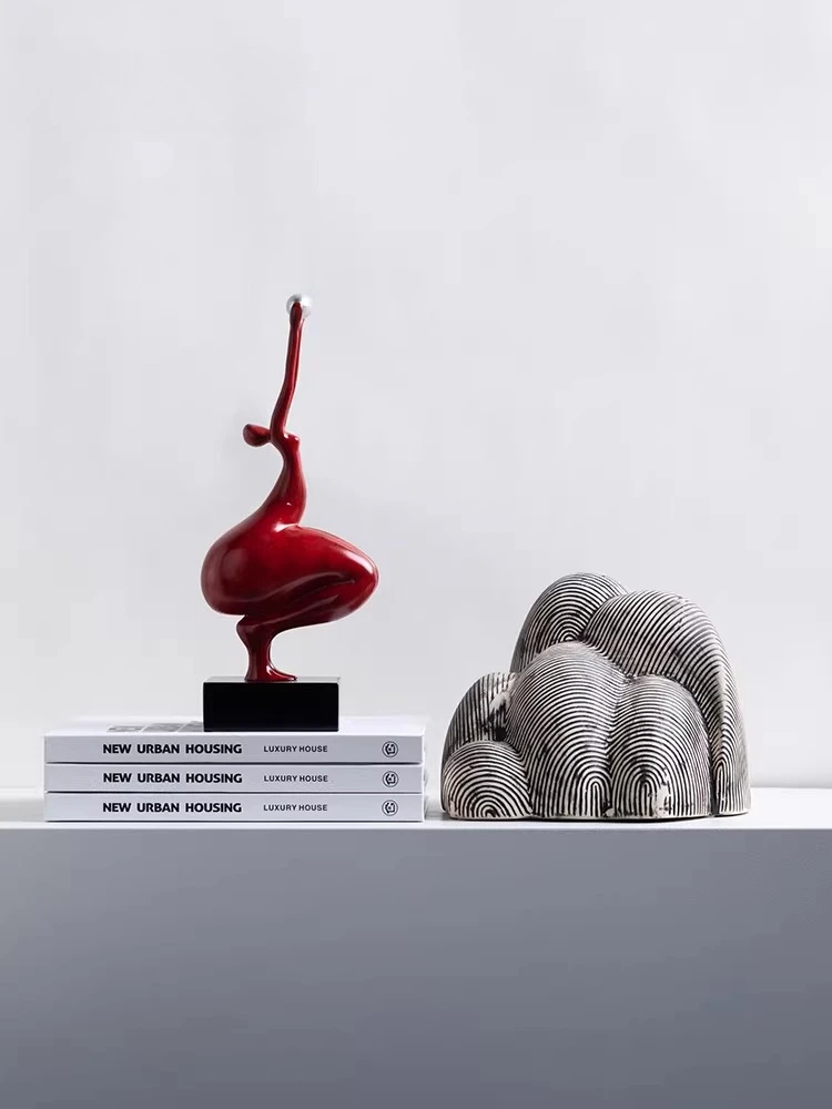 

Креативный красный орнамент для девочек-йоги из смолы, современная гостиная, вилла, модель комнаты, отель, мягкое украшение