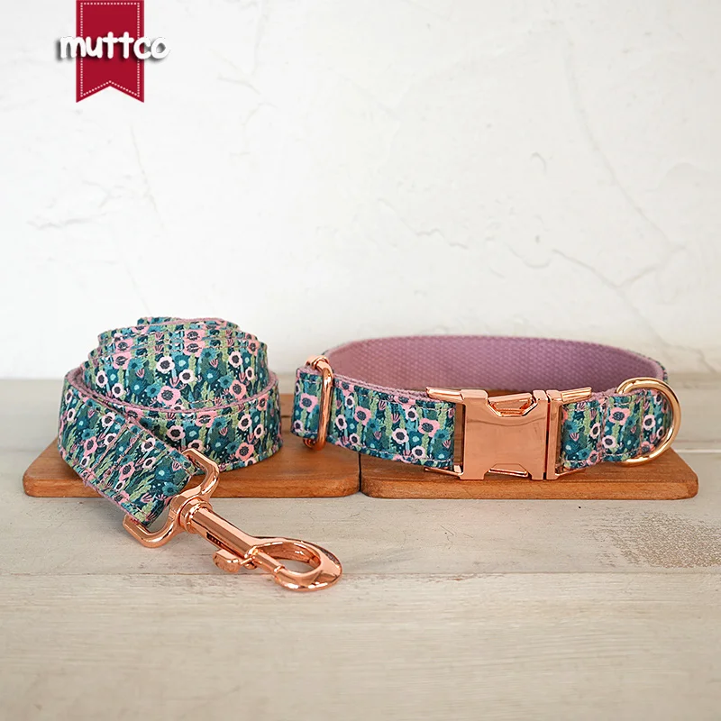 MUTTCO it is a dog collar with a vintage print JUNGLE VIOLET that shows off a unique style UDC178