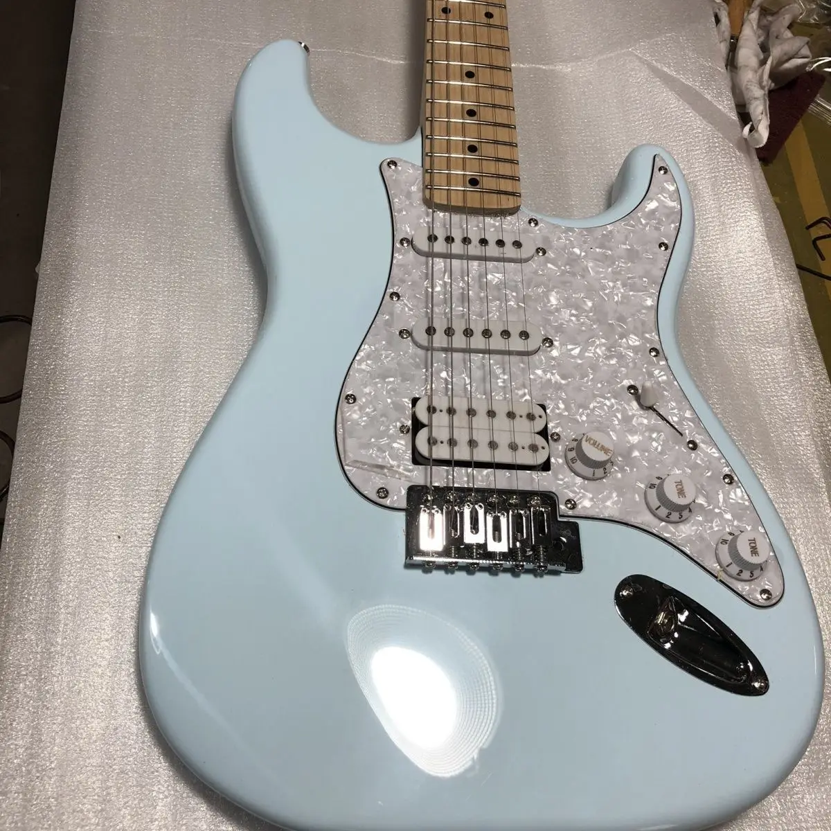 

Factory Direct Sales of High-quality Professional Electric Guitars Blue