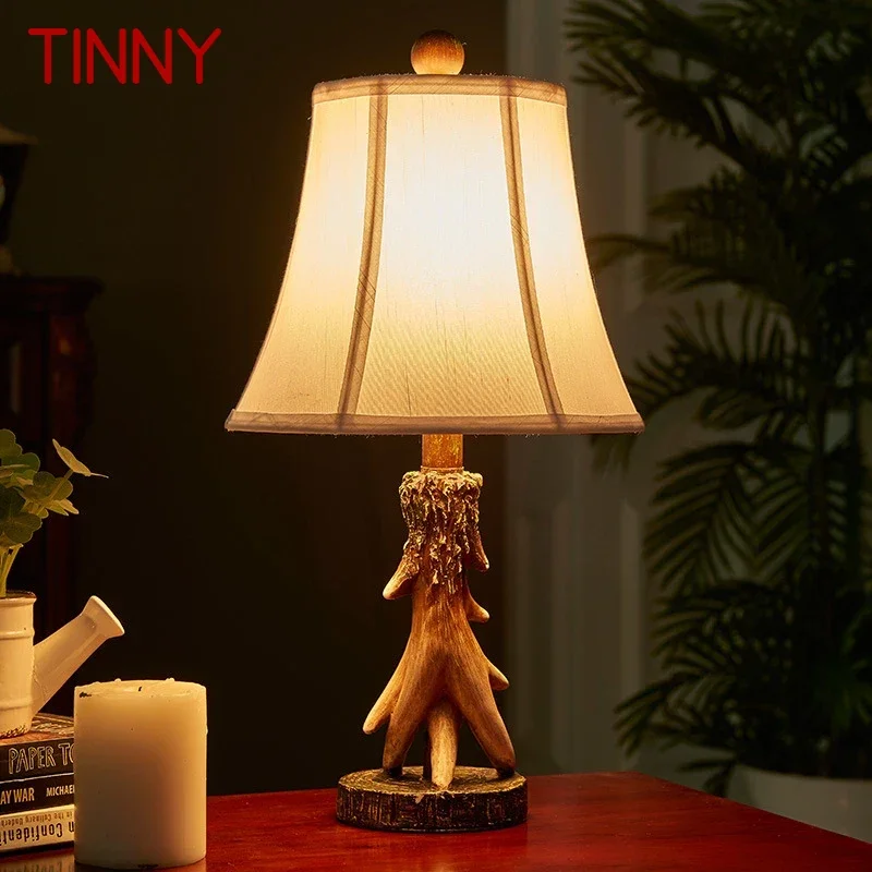 TINNY lampu meja tanduk rusa Nordic, lampu meja dekorasi unik dan kreatif lampu samping tempat tidur LED Retro Amerika