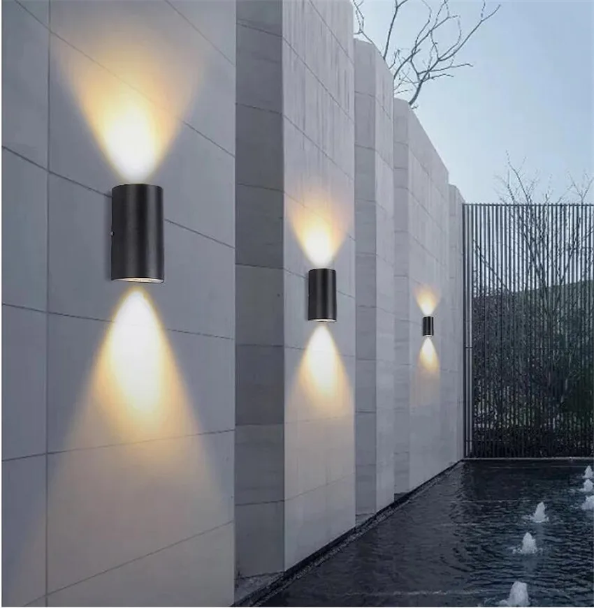 

LED Outdoor Wall Lamp with Double Head, Waterproof Lighting, Up and Down Circular Spotlight, Villa Corridor and Balcony