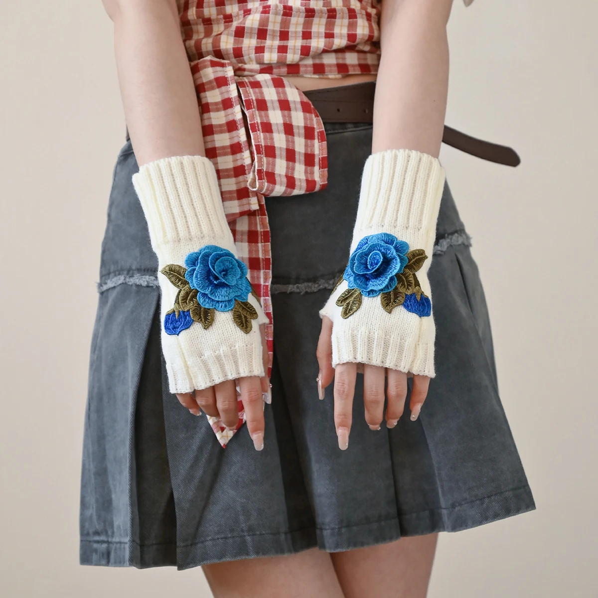 Vintage Rose Gloves… - image