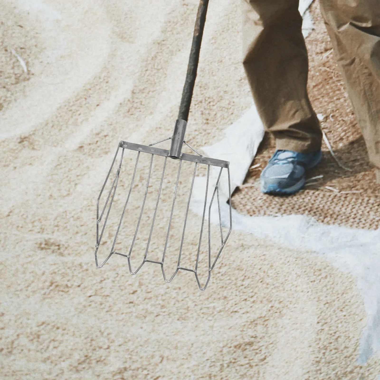 

Large Metal Corn Shovel Ergonomic Design Extra Large Head Smooth Edges for Garden Soil Digging Transplanting Sand Screening