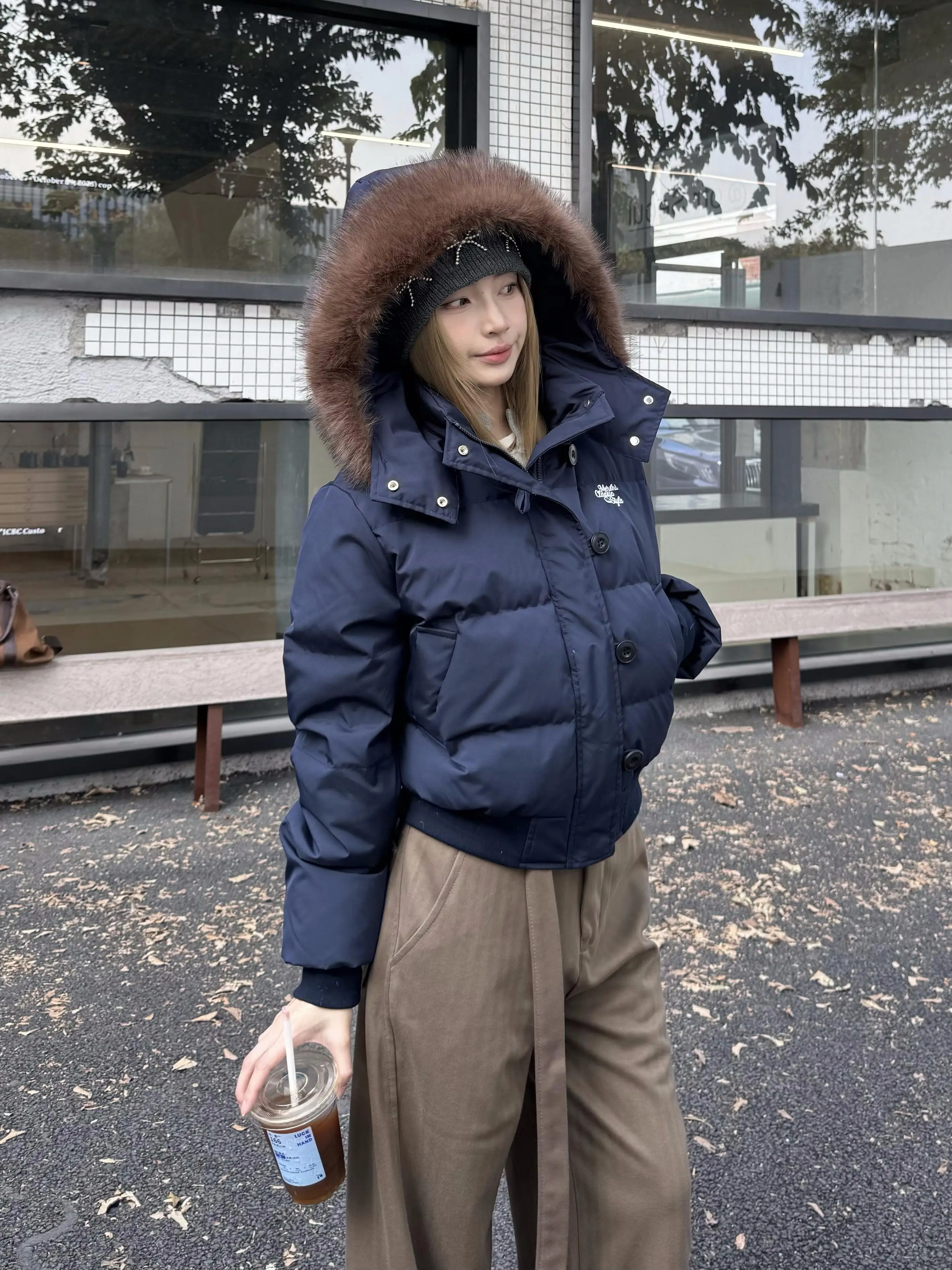 Veste courte en duvet de coton pour femme, coupe ample, avec chapeau détachable et col en fourrure, vêtements d'extérieur chauds et épais, amincissant, à la mode, hiver