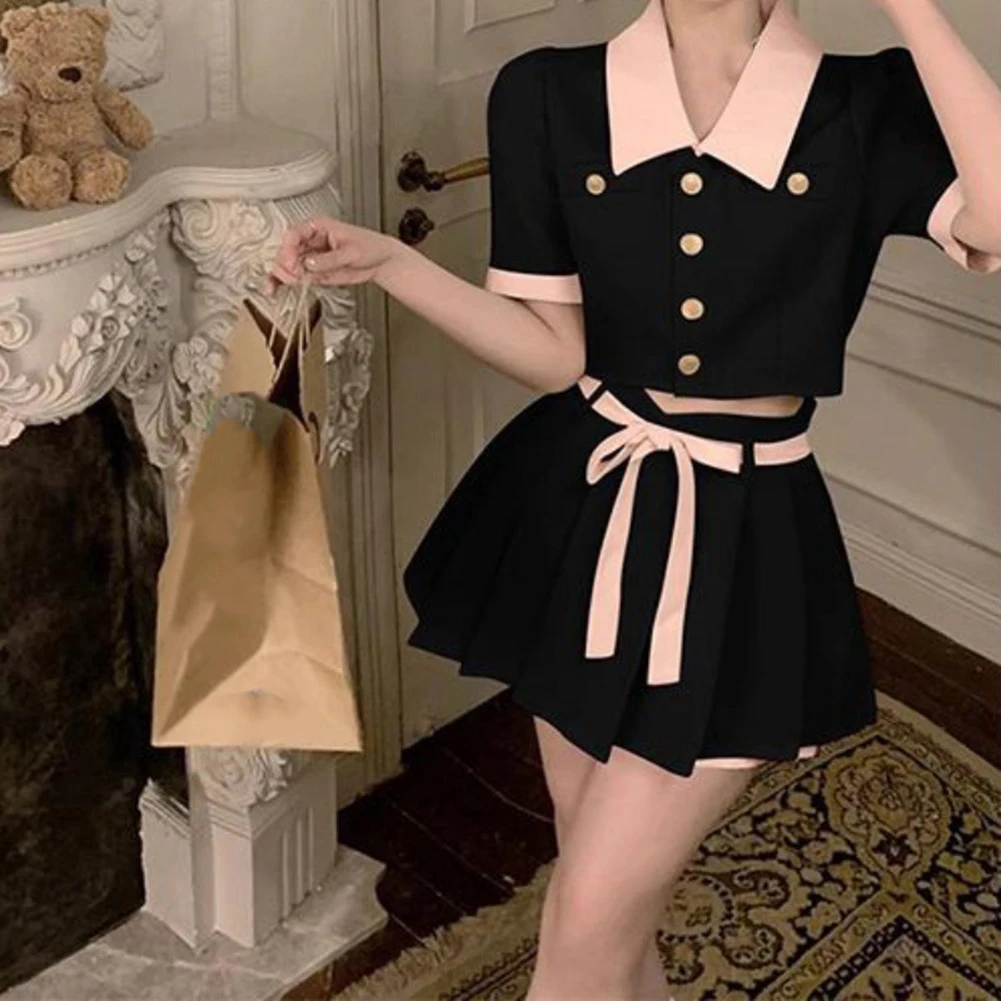 Preppy Style Two Piece Suit for Women with Short Sleeves and High Waist Pleated Mini Skirt in Black and Apricot