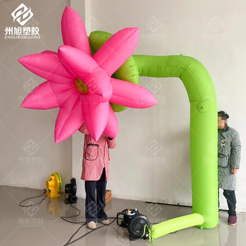 Grande modello di fiore gonfiabile con oggetti di scena decorativi soffianti per macchie panoramiche all'aperto, parchi e centri commerciali