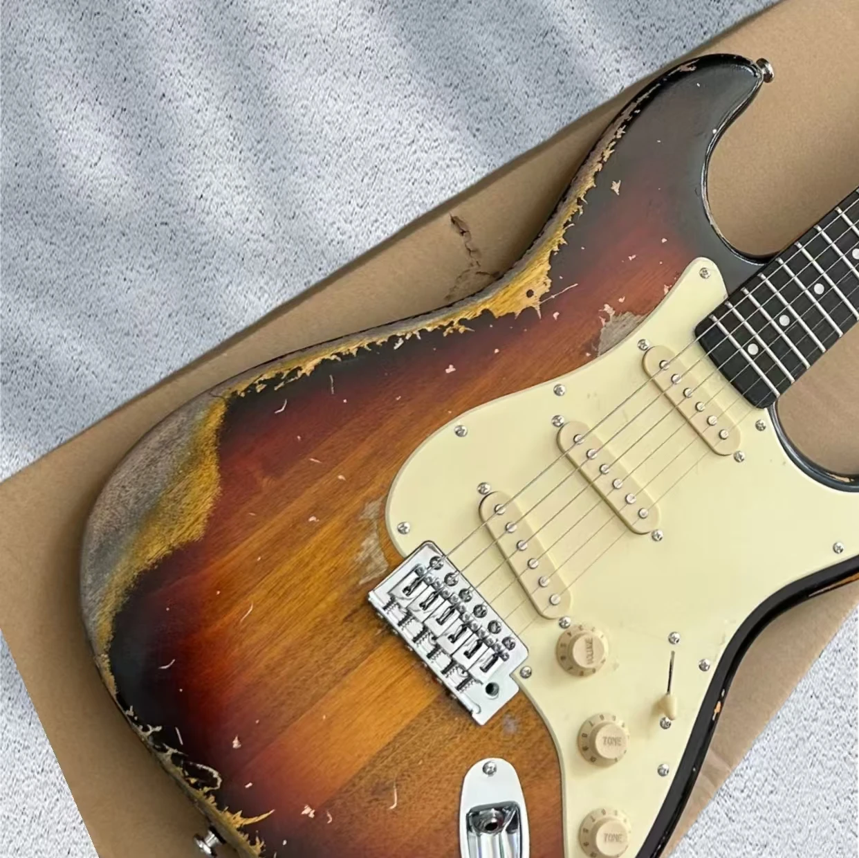 

Retro sunset color electric guitar, 6 strings, yellow guard plate