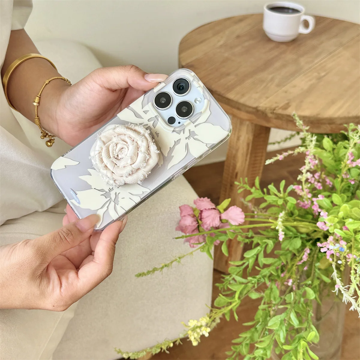 

The maple leaf flowers have chains Phone Case For iPhone 16 15 14 13 Pro Max fundas iphone 15 case Protective cover 16 16pro