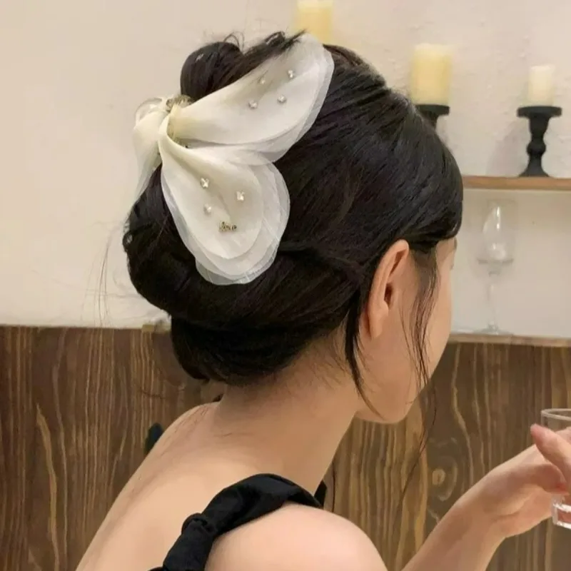 

New Fashion Butterfly Wings Hair Claw Korean Shiny Diamond Shark Clips Sweet Hair Grip Clamp for Women Hair Claws Headwear Gifts