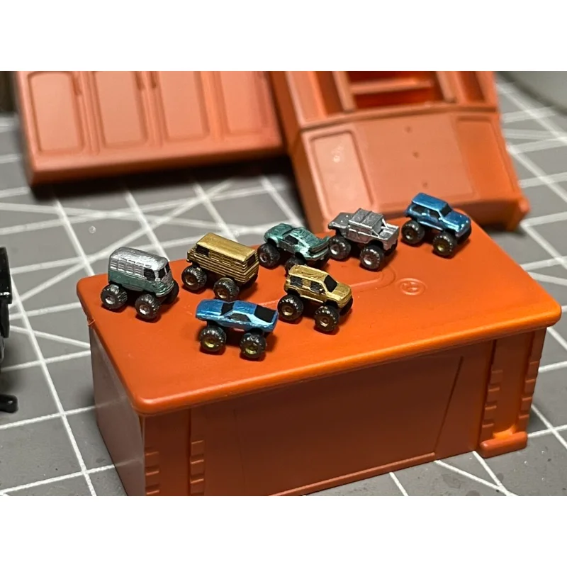 New Product 1: 64 Frame And 1:10 Scale Large Foot Car Miniature Resin Model Scene Photography Ornament Festival Toy Gift view 5