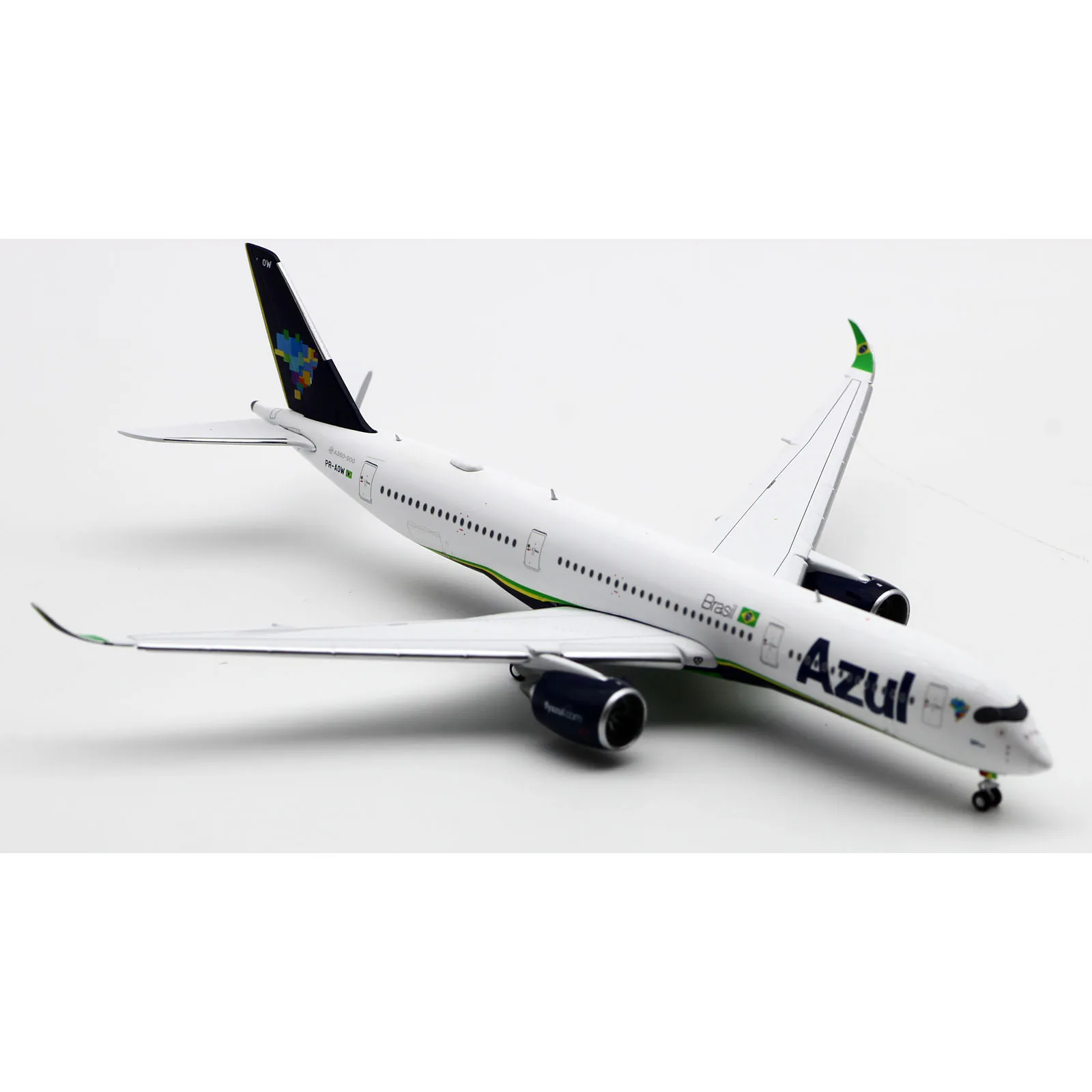 Lh4323a合金収集可能な飛行機ギフトjcの翼1:400 azul resimpairbus A350-900XWB diyキャスト航空機モデルPR-AOYフラップダウン