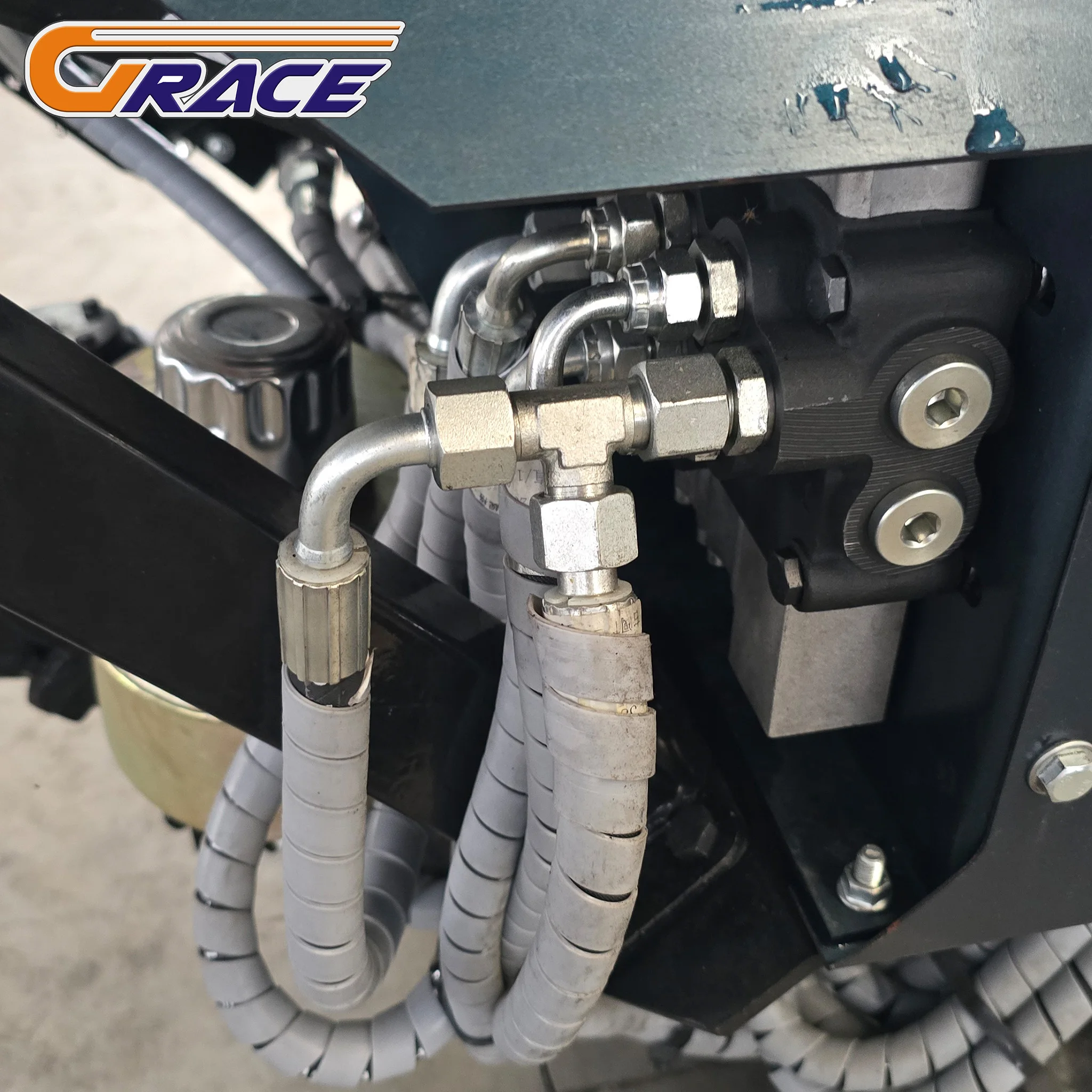 الصين حفارة صغيرة حفارة هيدروليكية صغيرة Ce Epa Euro 5 حفارات المحرك حقيبة صغيرة مع جرار زاحف للبيع #4