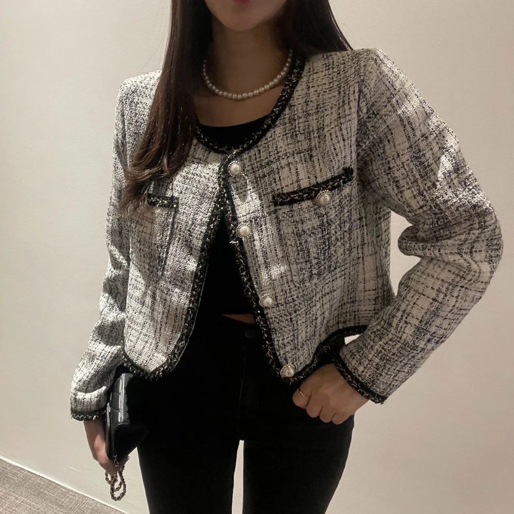 Autumn Vintage Fragrance Round Neck Pearl Button Contrasting Border Versatile Long Sleeved Jacket Women Coats