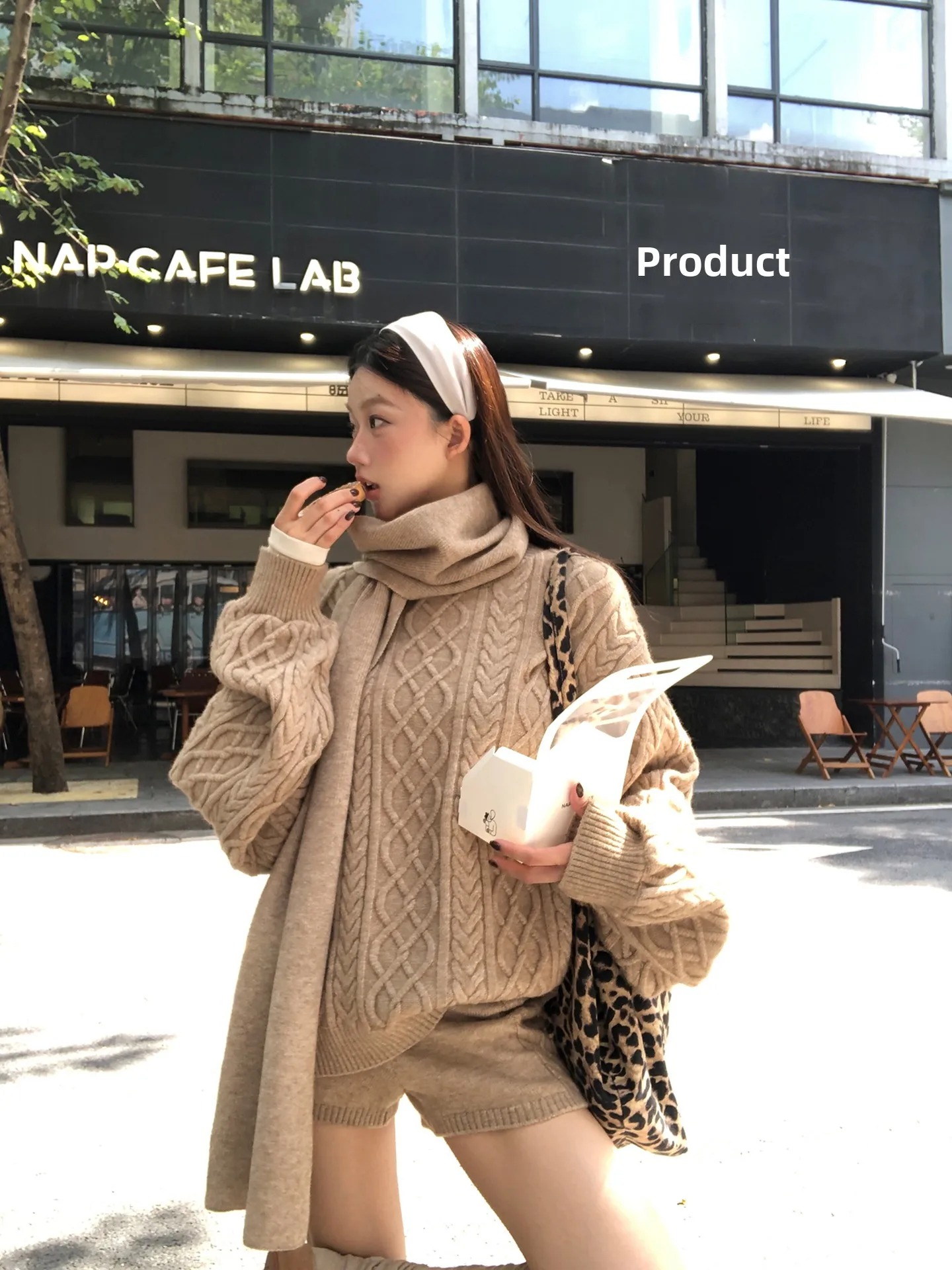 طقم صوف محبوك أحمر للنساء بتصميم فريد وجميل من قطعتين، أزياء شتوية عصرية بأسلوب كاجوال، شورت بخصر منخفض بلون واحد #4