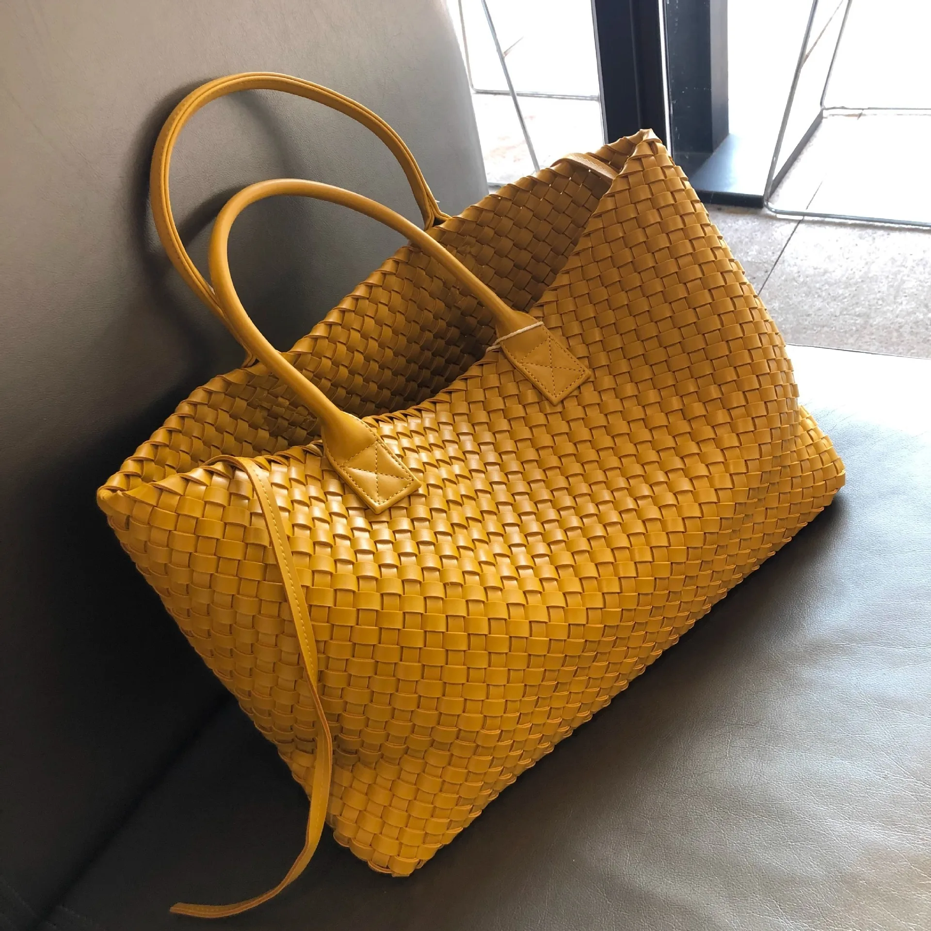 2024 New Handmade Knitted Handbag for Women, Fashionable High-end Handbag, Celebrity Style Trendy Shoulder Bag, Street Tote Bag