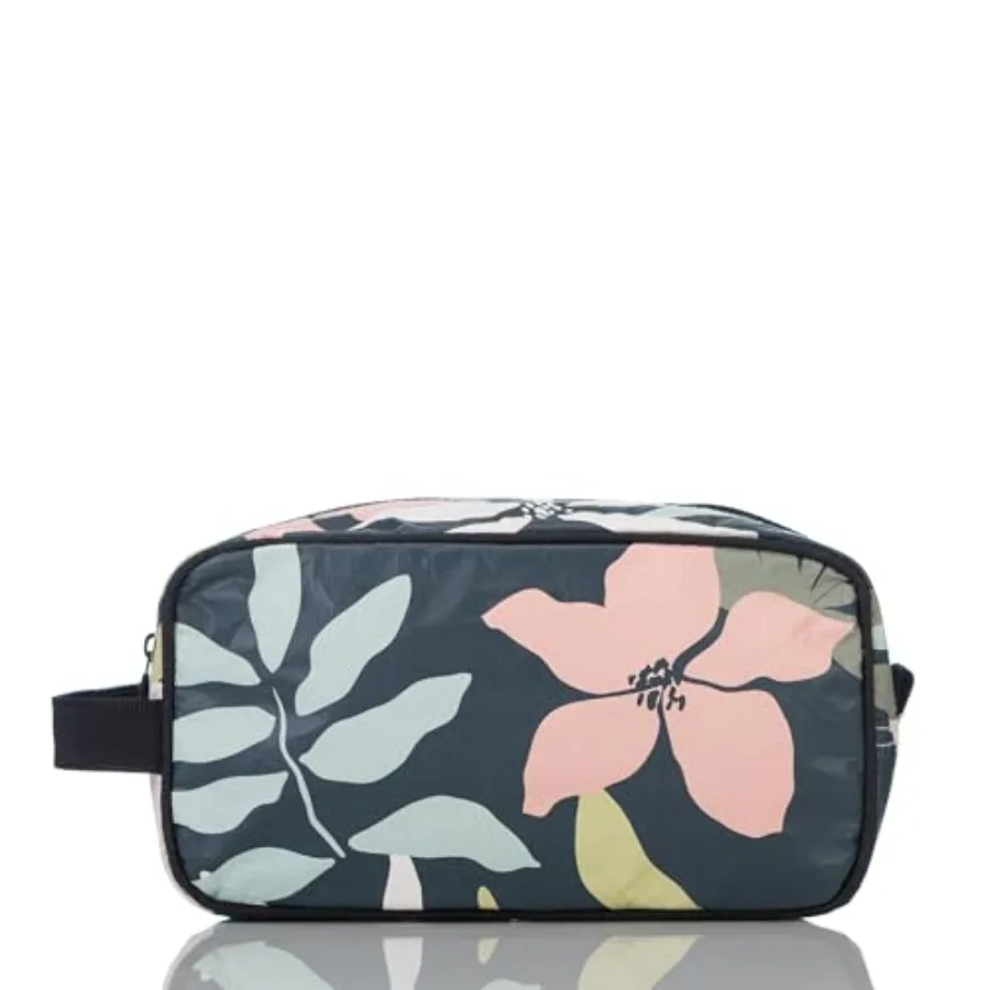 

A Collection Flora Dopp Kit in Eve Ligtweigt Splas-Proof and Easy to Clean Toiletry ag