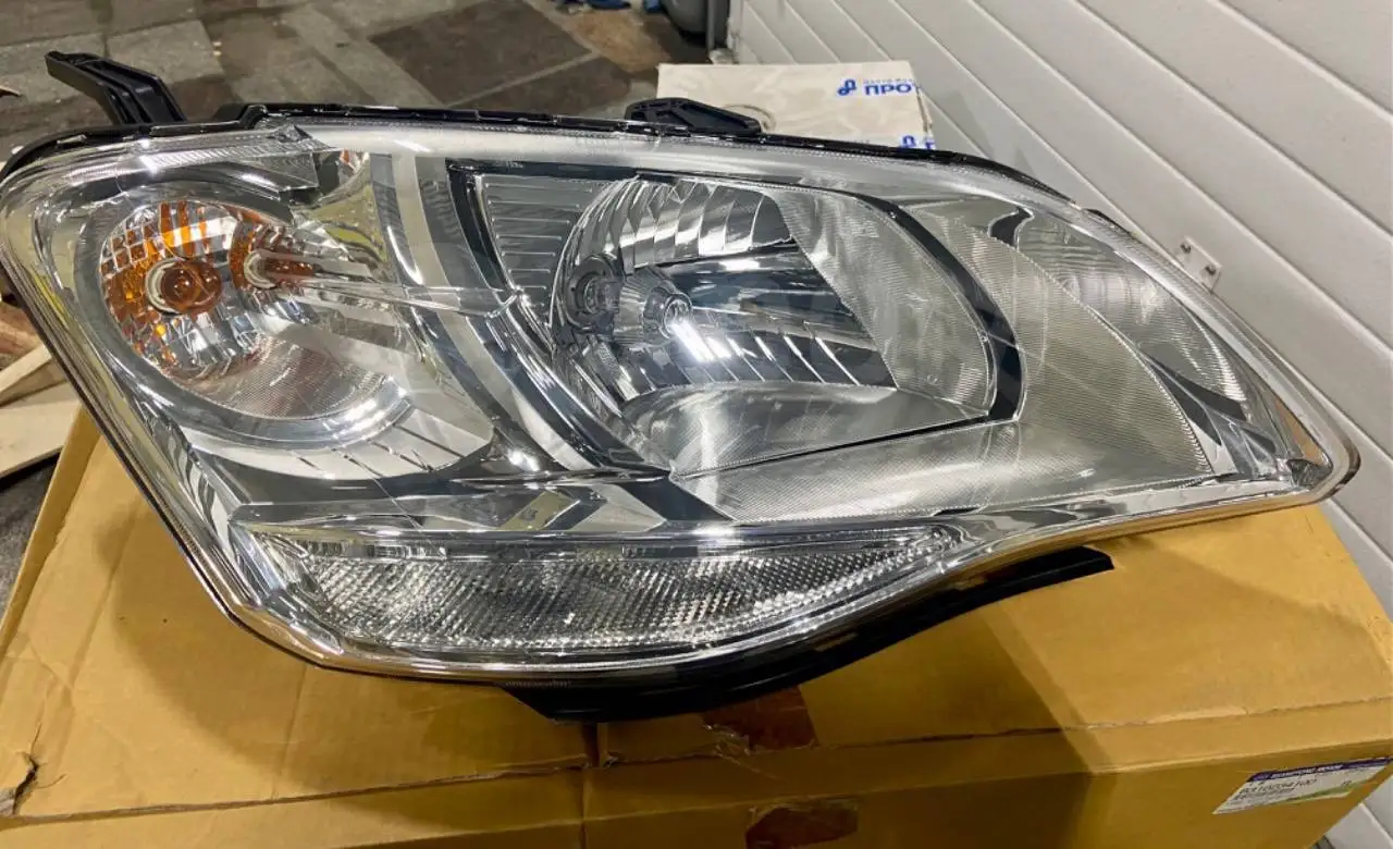 ssangyong spare parts other headlights stavic xlv MB100 korando c chairman 8310234100   8320234001