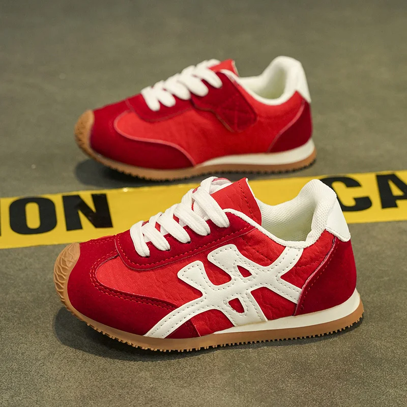 

New Low Cut Breathable Childrens Sports Shoes Lightweight Daily Outdoor Running Shoes Comfortable and Fashionable Casual Shoes