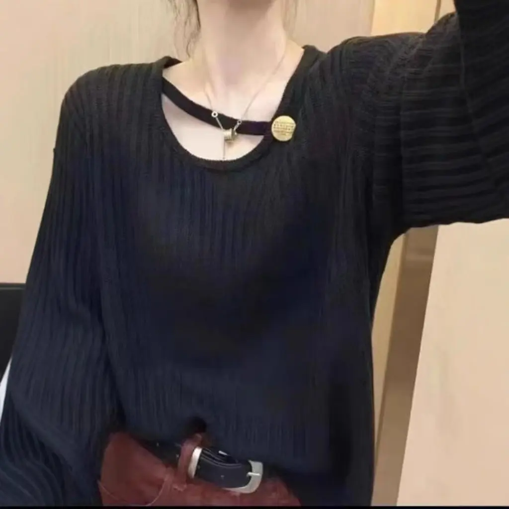 

Women's Korean Style Button-Up Long-Sleeved Knitwear Loose Fit round Neck Pullover Fashion Top for Early Autumn