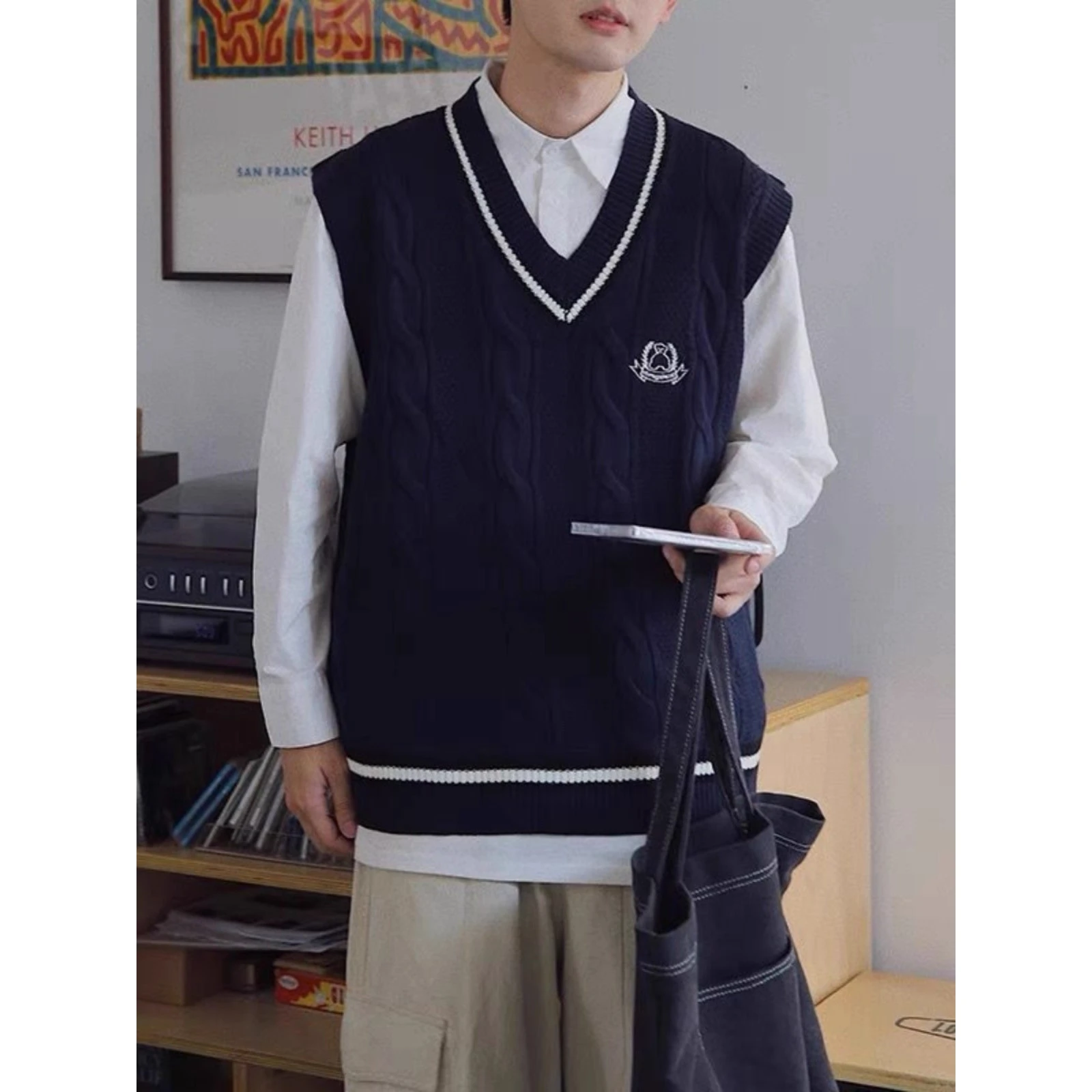 

Мужской вязаный жилет свободного кроя с V-образным вырезом, осенне-зимний, больших размеров, в японском стиле, для колледжа, модный, из полиэстера