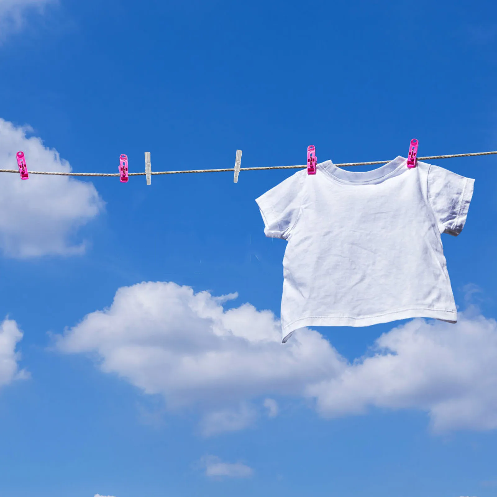 คลิปหนีบสปริงใส 50 ชิ้น ขนาด 25x1 ซม. ทำจากพลาสติก ใช้หนีบผ้า ตกแต่งผนัง ติดโน้ต แขวนรูปภาพ หรือกระดาษ