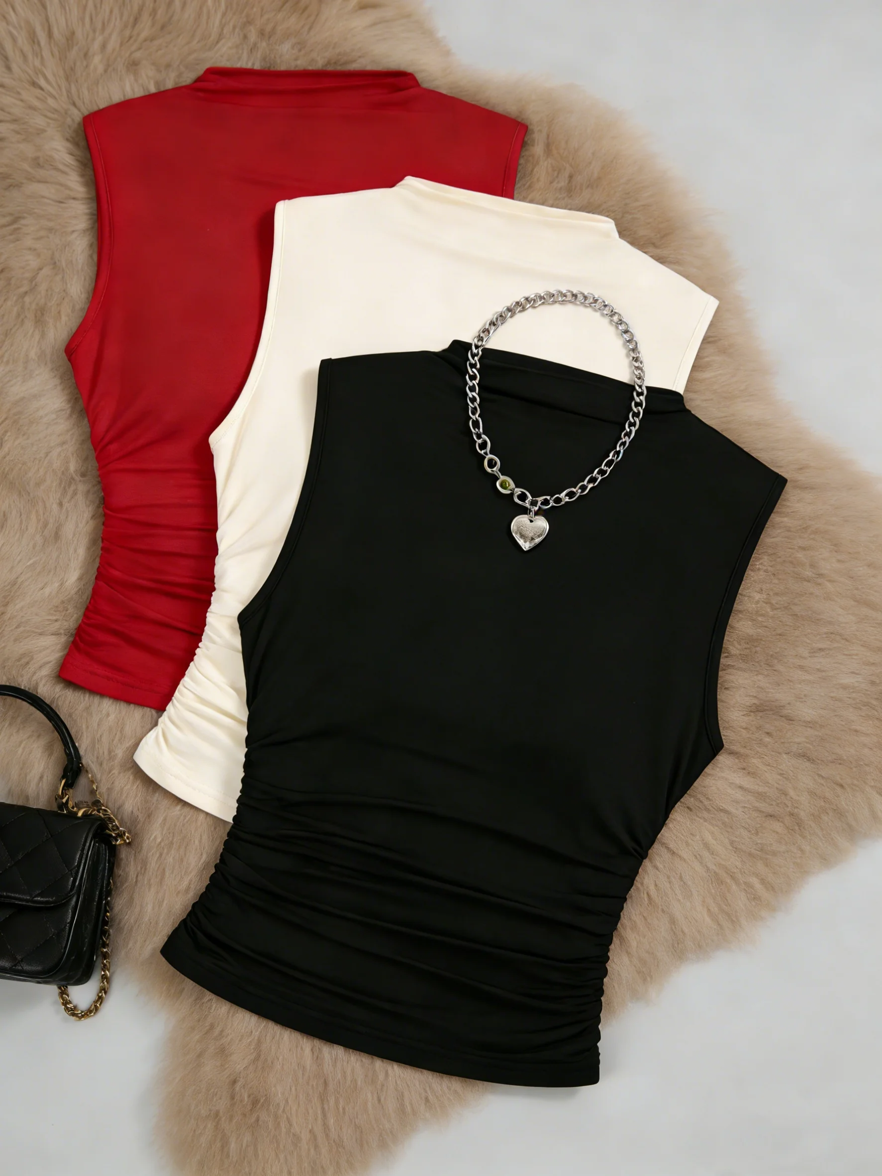 3-teiliges Damen-Set: Ärmelloses Tanktop mit Stehkragen, seitlich gerafft, schmal geschnitten, einfarbig, in Rot, Weiß, Schwarz, Basic Casual Camisole Weste – Detail 5