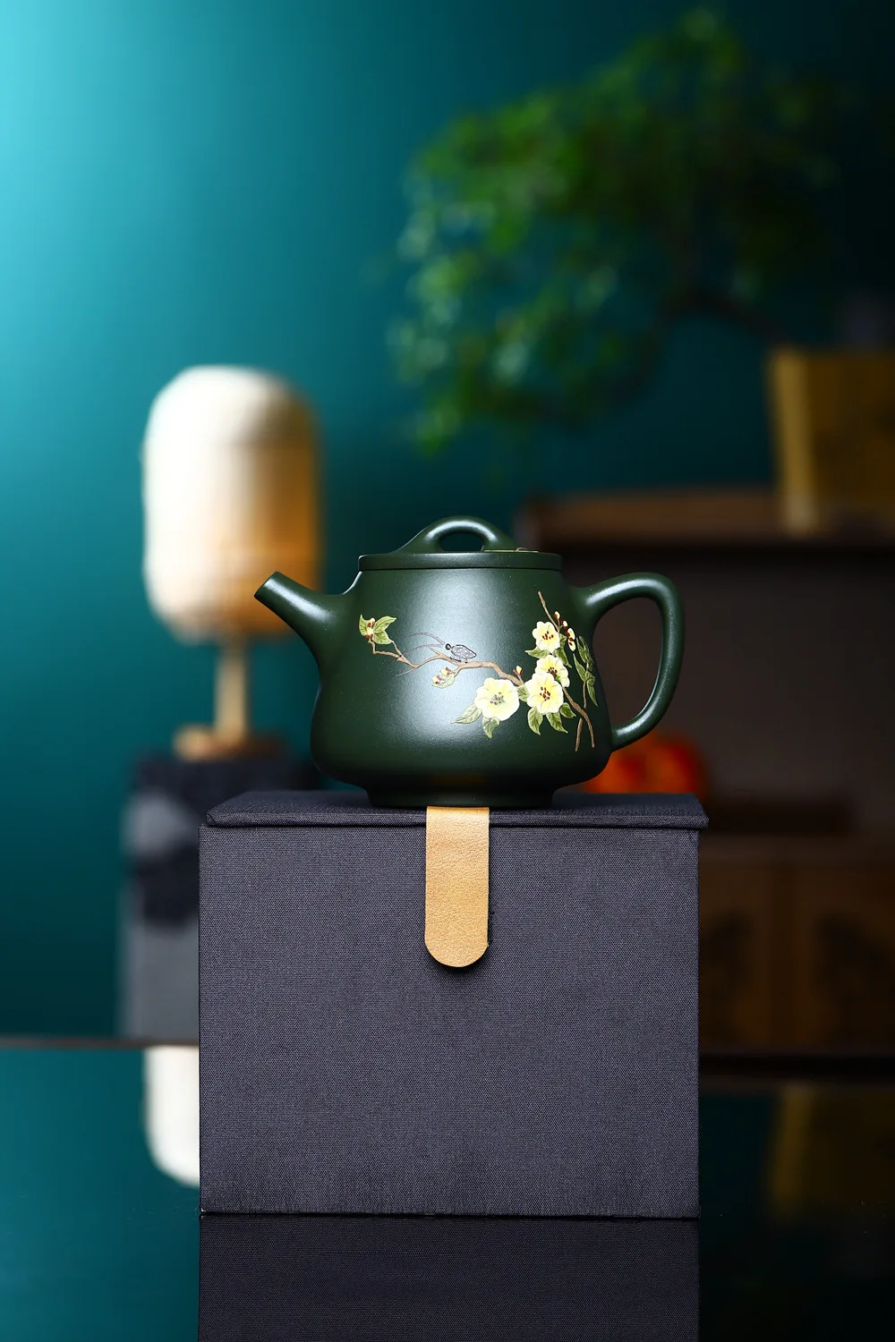 Yixing Floral‑Painted Tall Shipiao Zisha Teapot, Private‑Collected 100‑Mesh Old Purple Clay, High‑Grade Household Kung Fu Brewin