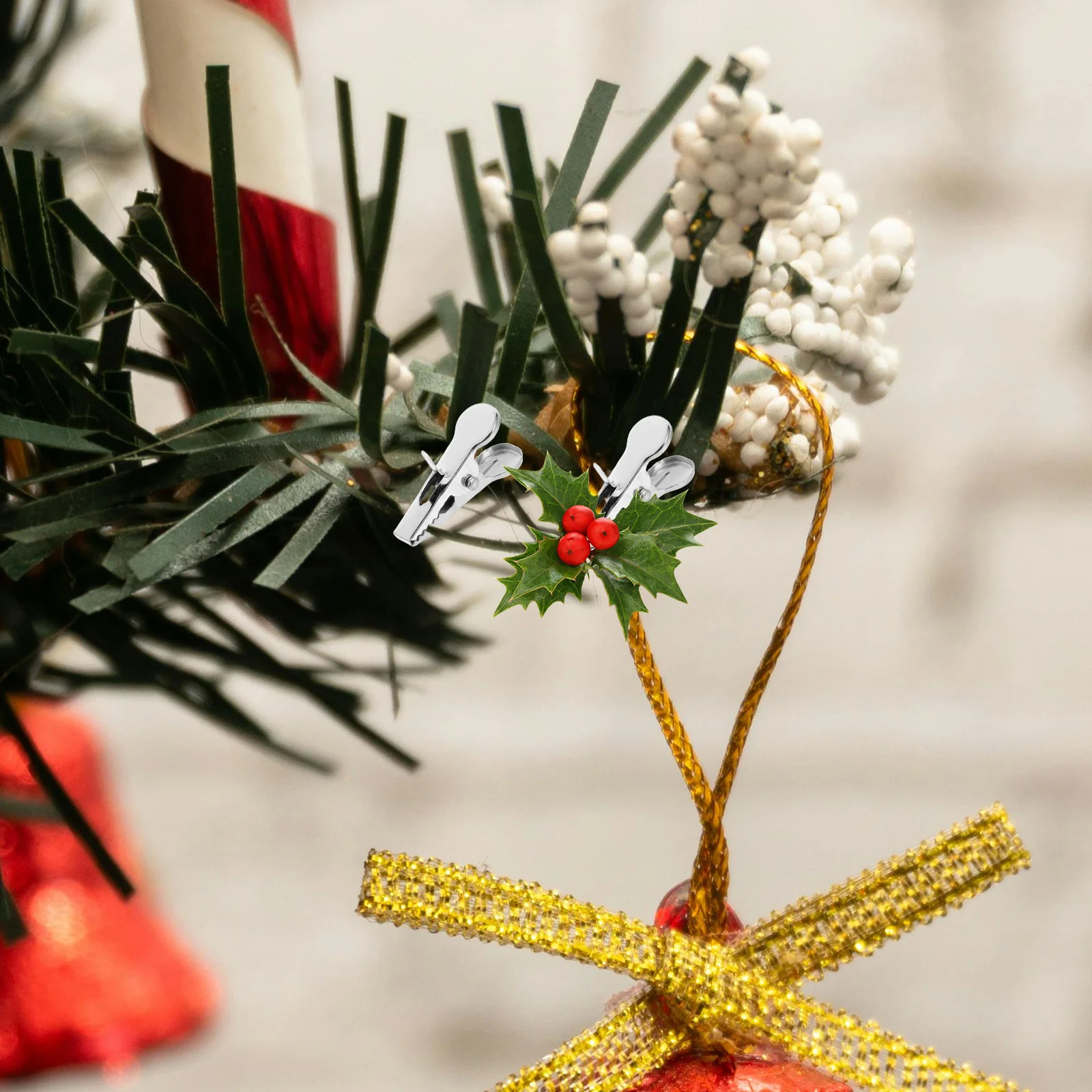 

100Pcs Alligator Clips Christmas Ornament Holders Small Metal Clips for Wreaths Xmas Tree DIY Decoration Flower Clip