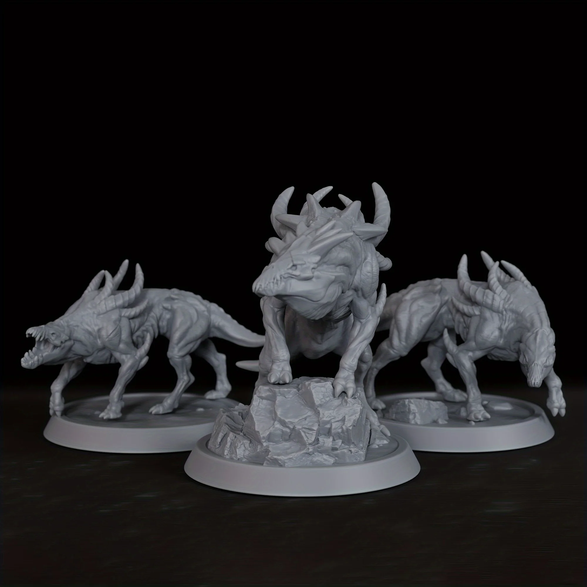 

Набор из 3 миниатюр Hellhound для ролевых игр - прочные модели фэнтезийных существ из смолы, идеально подходят для всех уровней настольных игр.