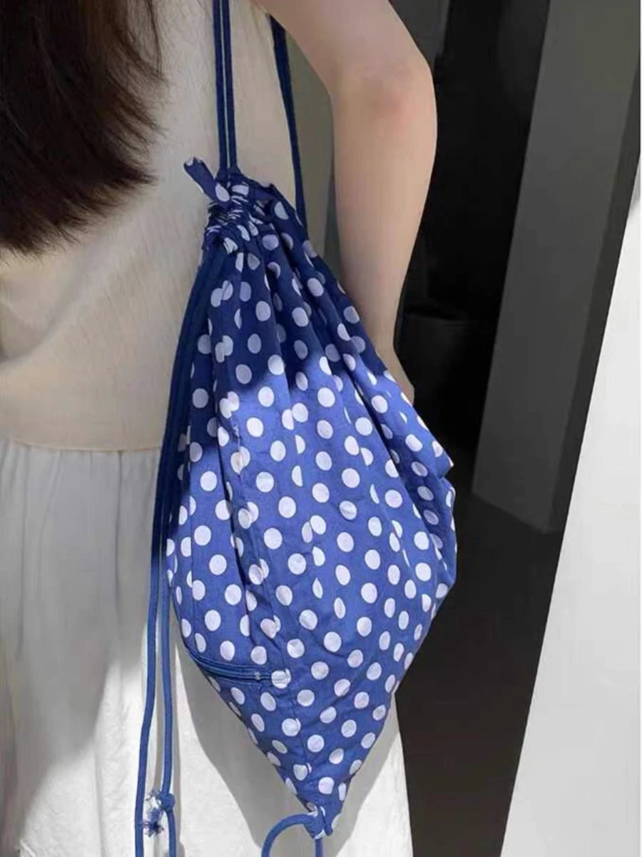 mochila-ande-de-verao-com-estampa-de-poa-azul-e-branca-casual-e-versatil-estilo-commuter-mochila-de-nylon-para-jovens
