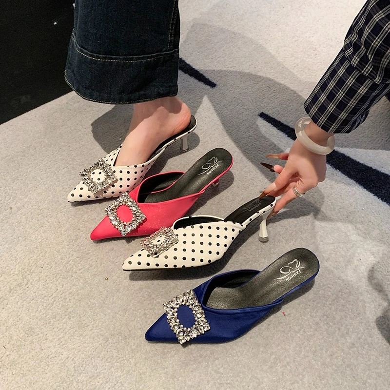 

Женские туфли-мюли на высоком каблуке с острым носком, атласные, на тонком каблуке, с пряжкой со стразами, в европейском и американском стиле