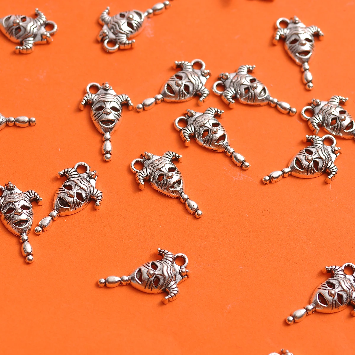 23 Pieces of Vintage Clown Mask-Shaped Charms, Clown Mask Pendants, Suitable for DIY Bracelets, Necklaces, Earrings, Unique Personalized Handmade Beaded Jewelry Accessories