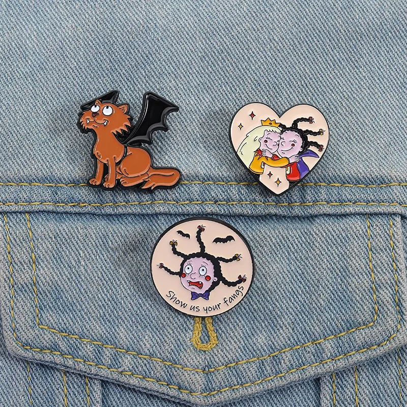 Animal Brooch Angry Beaver Love Bat Metal Badge Small Gift Wholesale Cap Pins for Clothes Decorative Brooches Backpack Pin Lapel