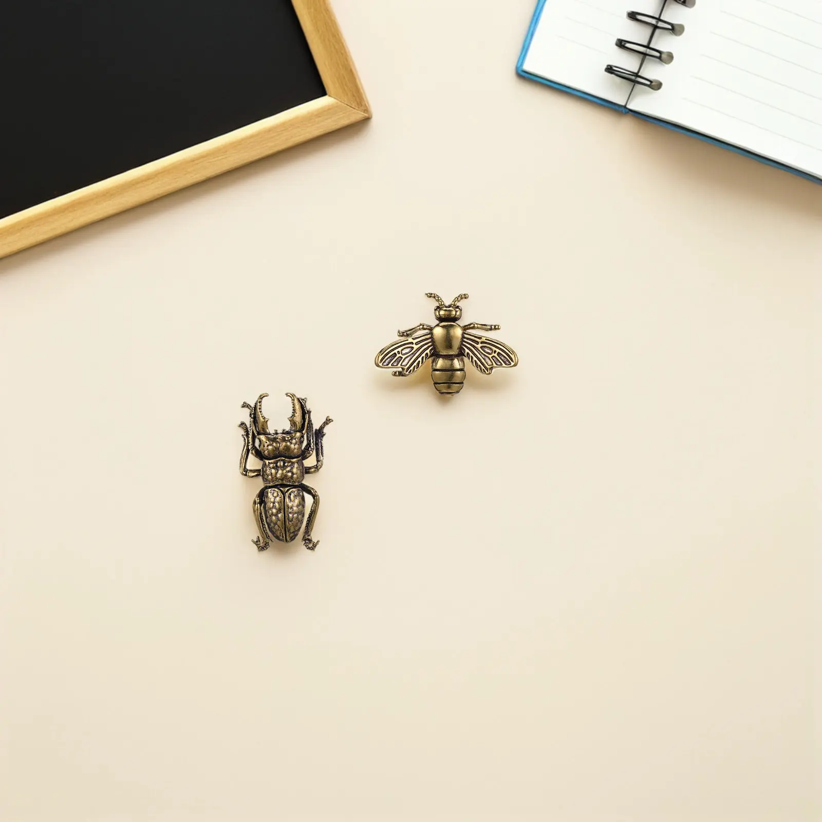 4Pcs Brass Bee and Beetle Decor Retro Vintage Insect Sculptures Aged Finish Home Office Living Room Shelf Desk Decor Metal