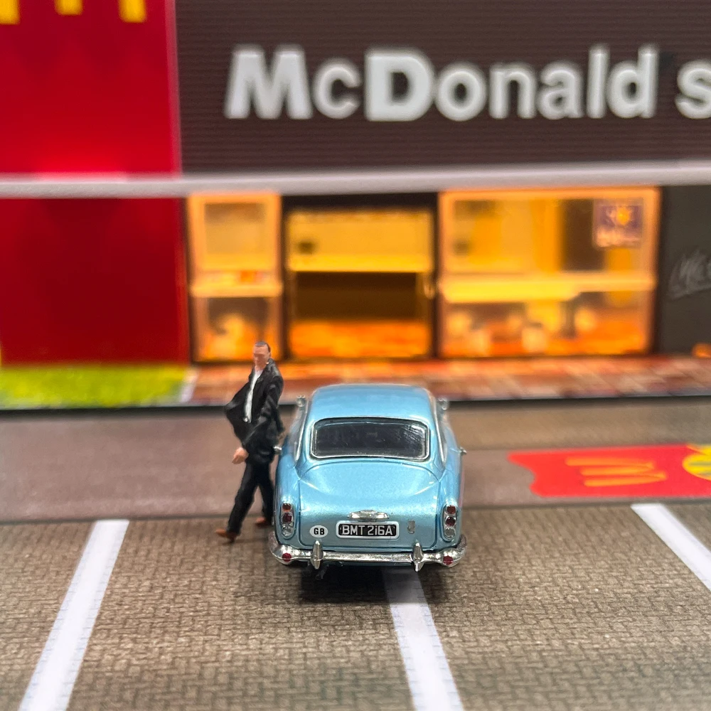 DCM 1:64 DB5 modèle de voiture moulé sous pression
