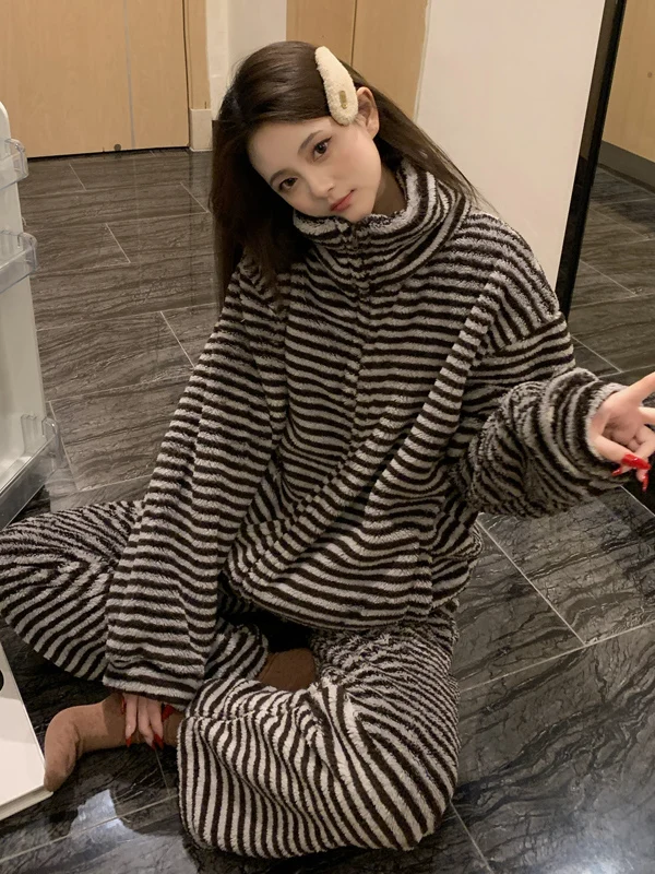 

Winter Thickened Coral Fleece Striped Sleepwear Women's Home Clothes Set Zipper Outdoor Wearable Long Sleeve High Collar Nigh...