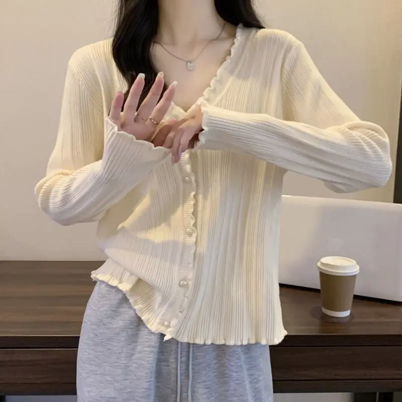 

New Long Sleeve V Neck Solid Korean T Shirts Simplicity All-match Youth Casual Tops Spring Autumn Fashion Sweet Women Clothing
